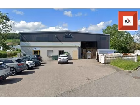 location local commercial