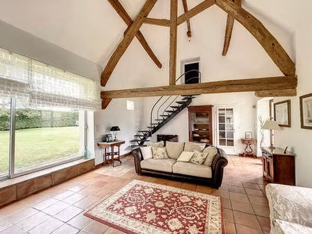 propriété de caractère 200m² et dépendance