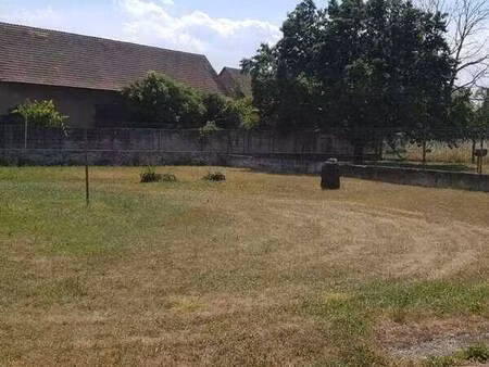 terrain constructible au calme  hors lotissement de 7 76 ares