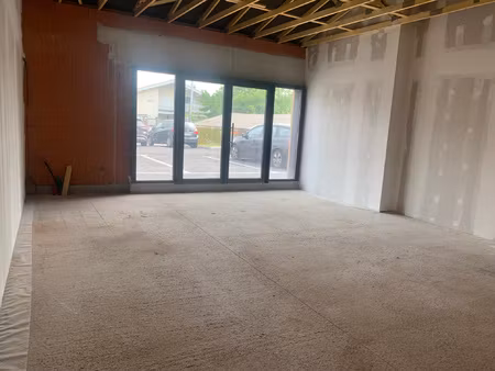 local commercial saint germain du puch