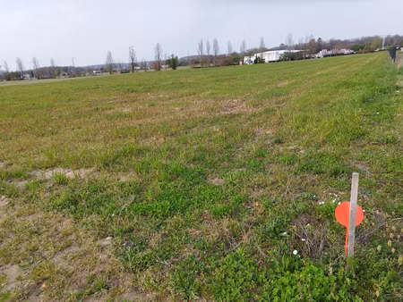 terrain de 18 000m2 - zone ux - miramont de guyenne- 47800 -