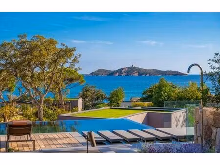 villa de luxe de 9 pièces en location sainte-lucie de porto-vecchio  corse