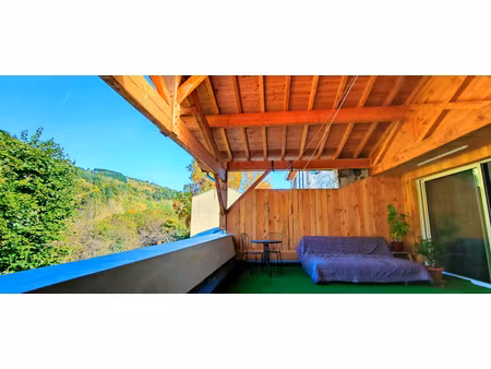 maison de village en pierre de 290m² - habitation 160 m² et espace commercial 130m² - deux