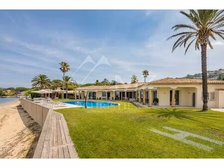 cap horizon - gassin - magnifique villa pied dans l'eau - mzilost002