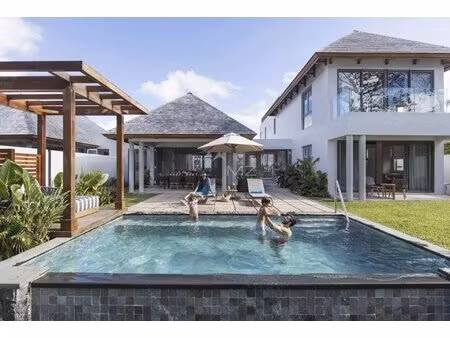 ile maurice - le chaland - villa 4 chambres au sein d'un resort 5* - mzimc355