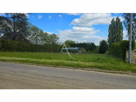 terrain constructible de 2290 m2 - 22 m de façade - proche coulommiers