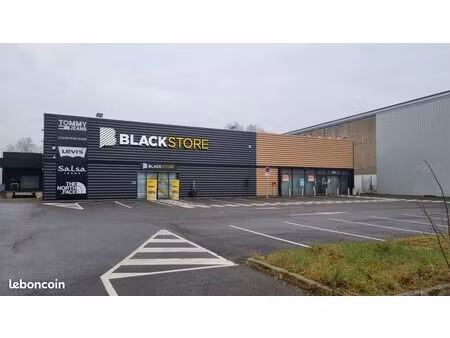 local commercial 1500 m² yzeure