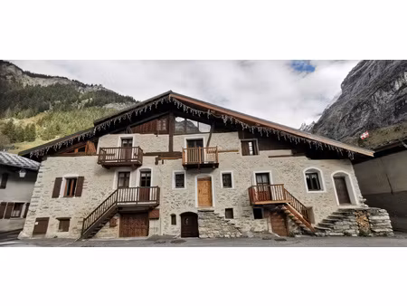 2 appartements dans maison - 8 pièces - 200 m2