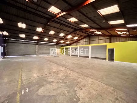 local commercial t5 saint-loubès à louer