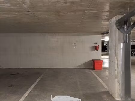 place de parking stalingrad 33100