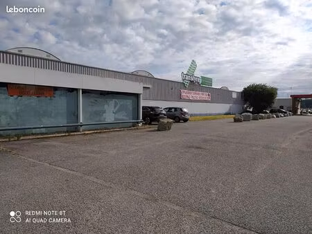 local commercial 96 m²