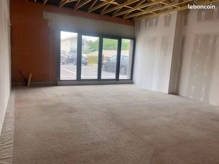 local commercial 40 m² saint-germain-du-puch