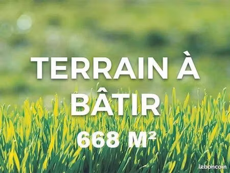 terrain 668 m² spay