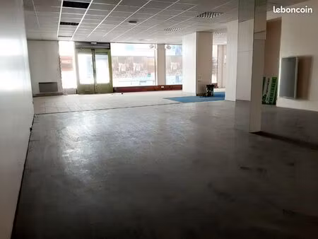 local commercial 150 m²