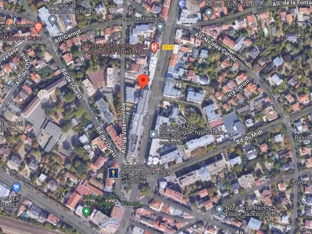 local 300m2 disponible en plein centre-ville  face parking public