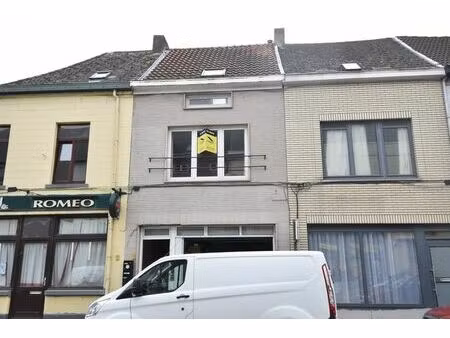 interessante opbrengsteigendom aan de stadsrand van aalst.