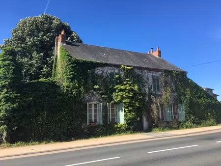 demeure de 250 m² (150+100) située sur un terrain de 1.400 m² en auvergne