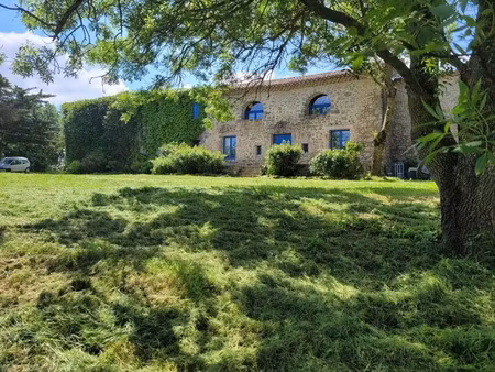 bâtisse de qualité à sainte-camelle