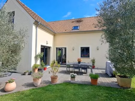 maison/villa de qualité à villette