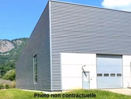 bâtiment d'activité idéal investisseur à vendre au nord de pau