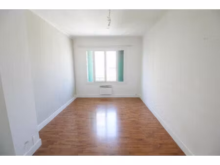location appartement 3 pièces 57m2 marseille 5eme (13005) - 737 € - surface privée