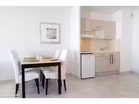 studio 1 pièce 38 m²