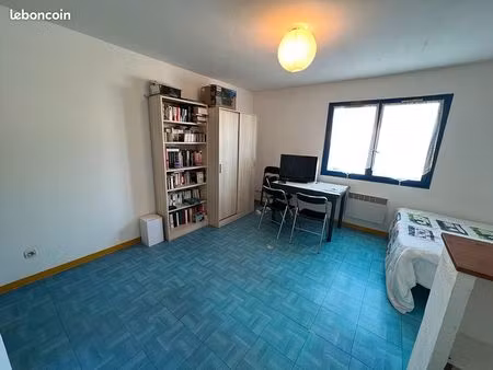 studio 1 pièce 28 m²