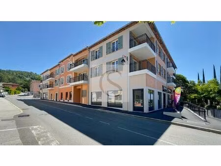 appartement de 50 m² avec balcon et garage dans résidence neuve à taradeau