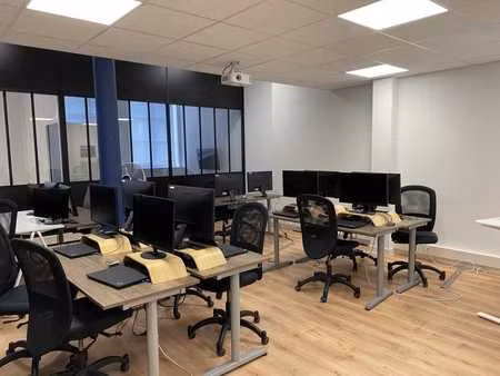 location bureau 170 m² à rennes (35000)