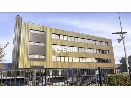 bureau charges comprises de 25 m²