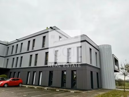 location bureau 204 m² à pusignan (69330)