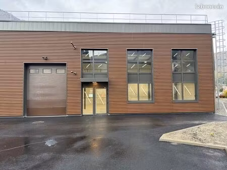 locaux d'activité  de stockage et/ou bureaux 180 et 200 m2