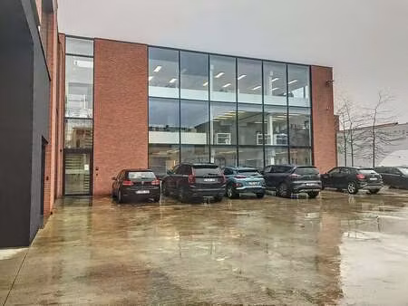 bureau prêt à emménager et meublé à louer dans le centre d'affaires cockpit 145 à wevelgem