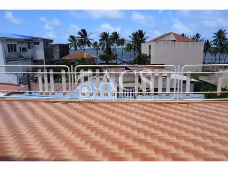 immeuble comprenant un restaurant + 10 chambres - le vauclin