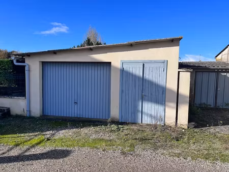 vente parking / box 1 pièce  67.00m²  buzet