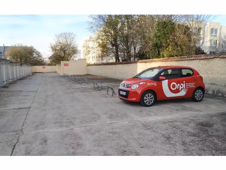 location stationnement  12 m² t- à compiègne  50 €