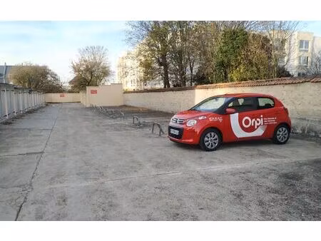 location stationnement  m² t- à compiègne  40 €