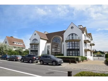 gesloten garagebox te huur voor 1 wagen in de kustlaan  gemakkelijk toegankelijk.