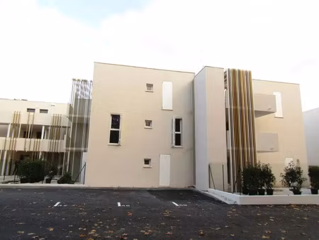 location garage à sérignan (34410)