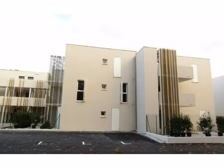 location stationnement  m² t- à sérignan  40 €