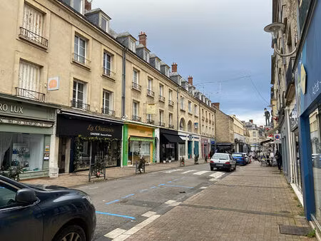 local commercial + appartement + grenier vendu loués - centre ville d'argentan 61200