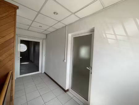 grand local de 305m2 moudong