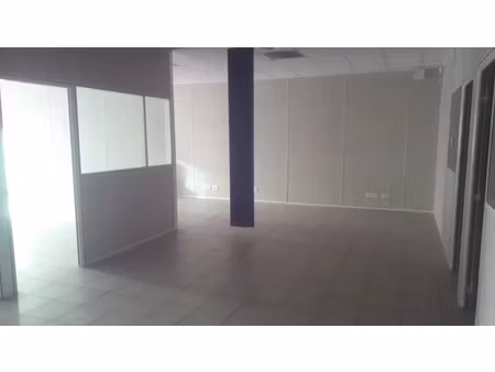 location locaux professionnels 5 pièces 112 m² à baillargues (34670)  1 000 €
