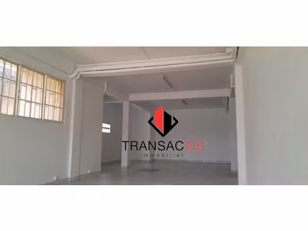 grand local à usage commercial et/professionnel rdc cayenne