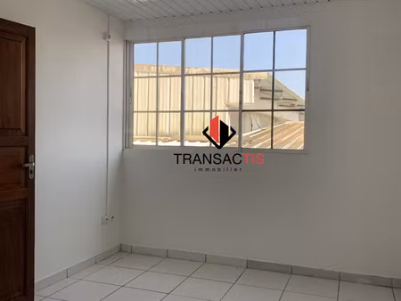 local professionnel - 9m2