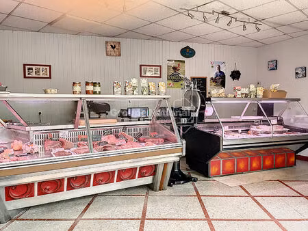 a louer jonquieres saint vincent local commercial de 84 m²