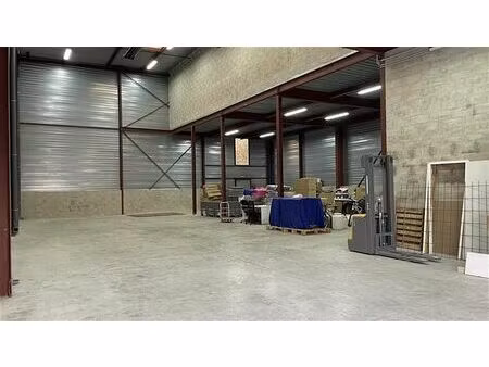 location local d'activités montevrain 780 m²