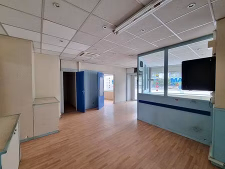 local commercial pau 4 pièce(s) 94 m2