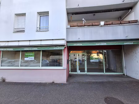 local commercial rozerieulles 80 m2