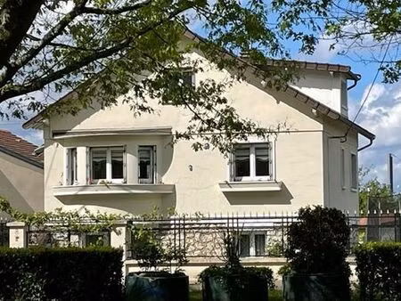 maison de prestige de 130 m2 en vente combs-la-ville  île-de-france